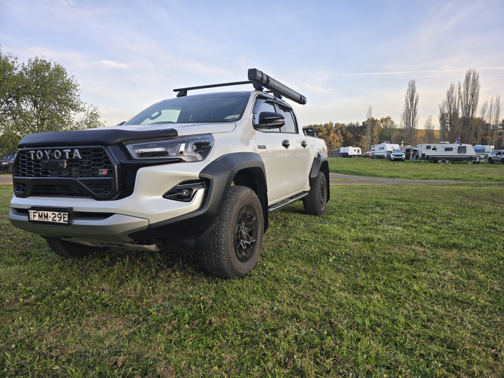 2024-toyota-hilux-gr-s-big-0