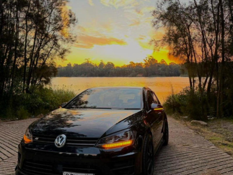 2015-volkswagen-golf-small-3