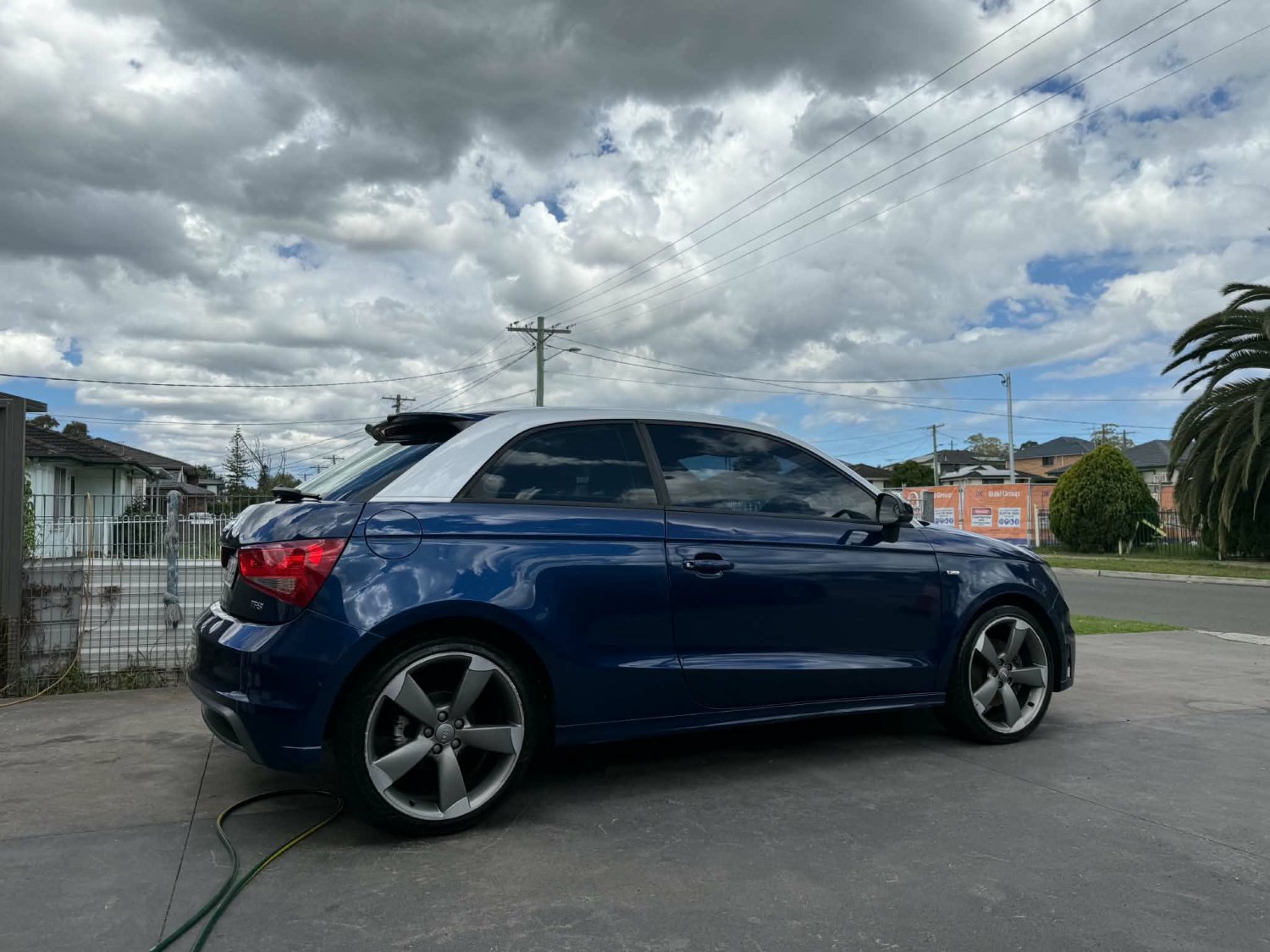 2011-audi-a1-big-6