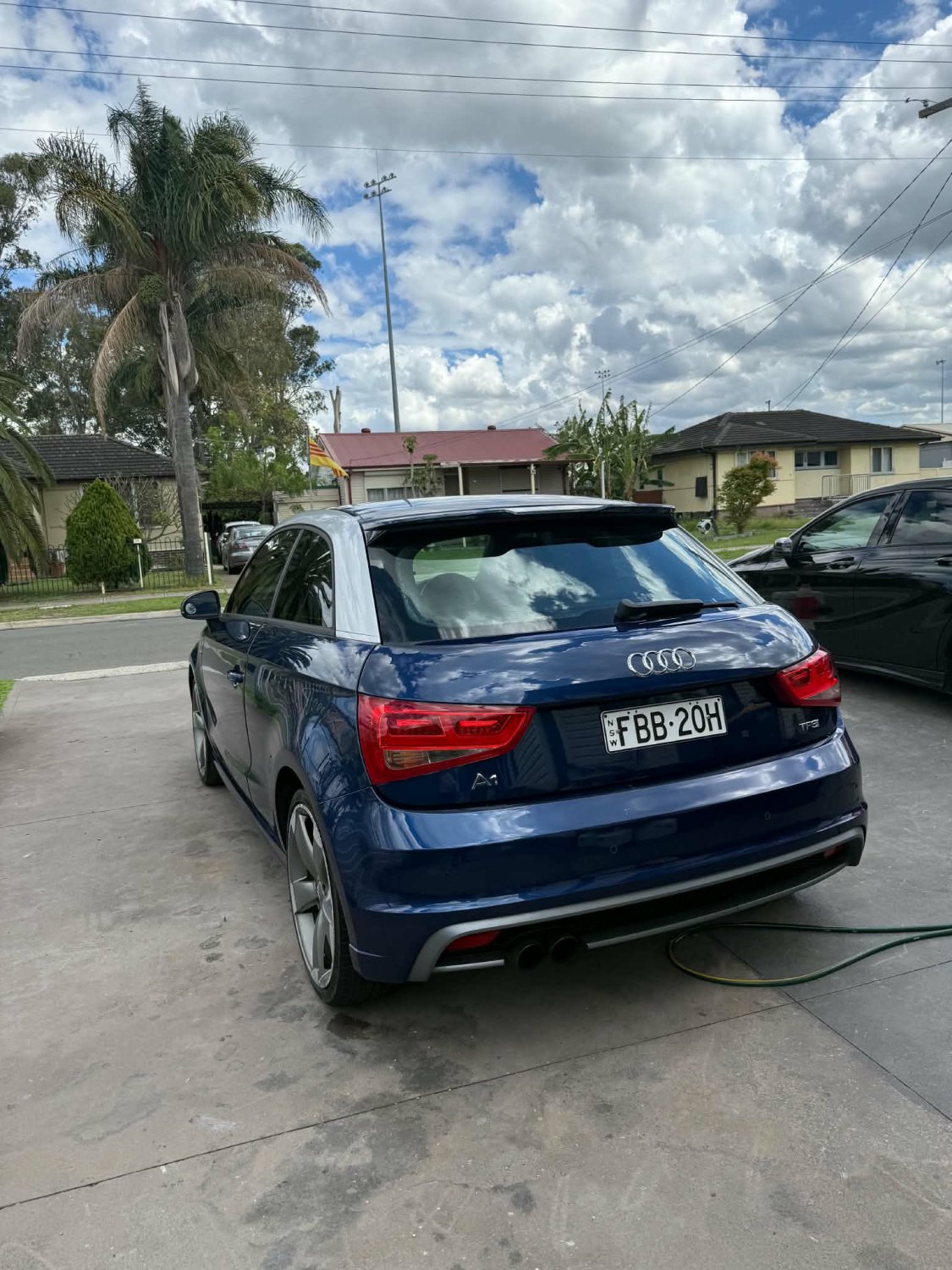 2011-audi-a1-big-4