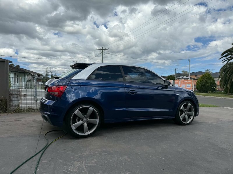 2011-audi-a1-small-3